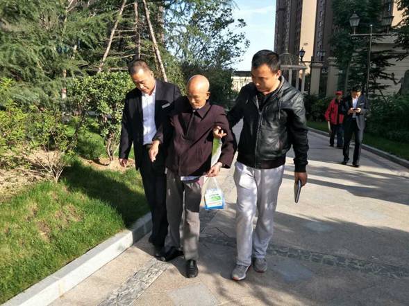 mmexport1506561795306